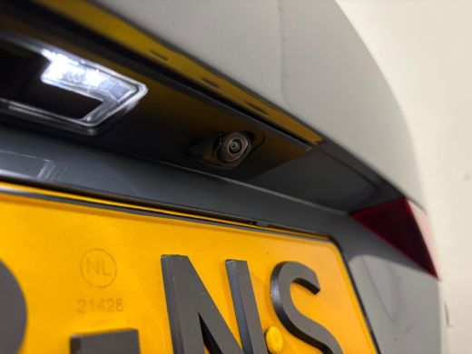 Volvo  V60 B4 Plus Dark | Premium audio | Trekhaak | Panoramadak | 360o camera | Apple Carplay/Android Auto ... ActivLease financial lease