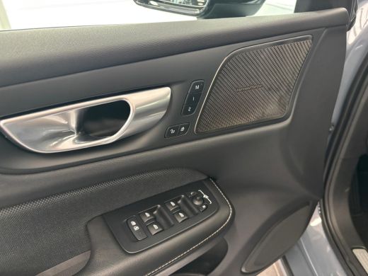 Volvo  V60 B4 Plus Dark | Premium audio | Trekhaak | Panoramadak | 360o camera | Apple Carplay/Android Auto ... ActivLease financial lease