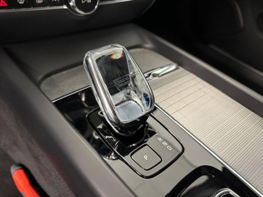 Volvo  V60 B4 Plus Dark | Premium audio | Trekhaak | Panoramadak | 360o camera | Apple Carplay/Android Auto ... ActivLease financial lease