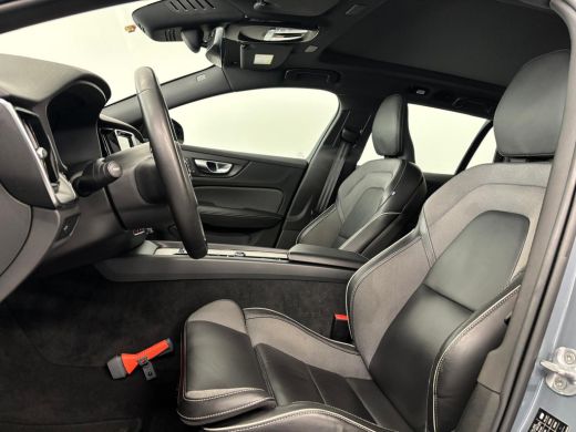 Volvo  V60 B4 Plus Dark | Premium audio | Trekhaak | Panoramadak | 360o camera | Apple Carplay/Android Auto ... ActivLease financial lease