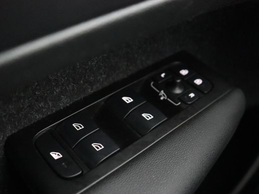 Volvo  XC40 Recharge P8 AWD R Design | Stoel & stuurverwarming | Camera | Leder/Alcantara | Adaptive cruise |... ActivLease financial lease