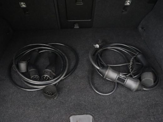 Volvo  XC40 Recharge P8 AWD R Design | Stoel & stuurverwarming | Camera | Leder/Alcantara | Adaptive cruise |... ActivLease financial lease