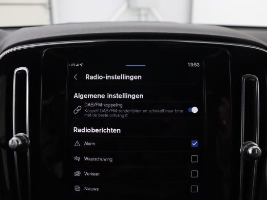 Volvo  XC40 Recharge P8 AWD R Design | Stoel & stuurverwarming | Camera | Leder/Alcantara | Adaptive cruise |... ActivLease financial lease