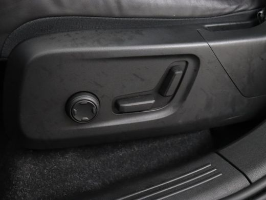 Volvo  XC40 Recharge P8 AWD R Design | Stoel & stuurverwarming | Camera | Leder/Alcantara | Adaptive cruise |... ActivLease financial lease