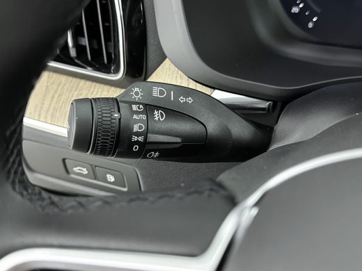 Volvo  XC60 NEW MODEL 2.0 T6 Plug-in hybrid AWD Plus Dark | Panoramadak | PDC V+A en 360 Camera | Stoel+stuur... ActivLease financial lease