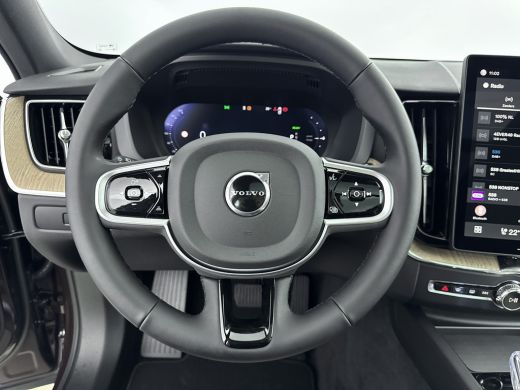 Volvo  XC60 NEW MODEL 2.0 T6 Plug-in hybrid AWD Plus Dark | Panoramadak | PDC V+A en 360 Camera | Stoel+stuur... ActivLease financial lease