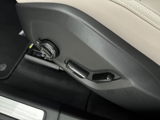 Volvo  XC60 NEW MODEL 2.0 T6 Plug-in hybrid AWD Plus Dark | Panoramadak | PDC V+A en 360 Camera | Stoel+stuur... ActivLease financial lease