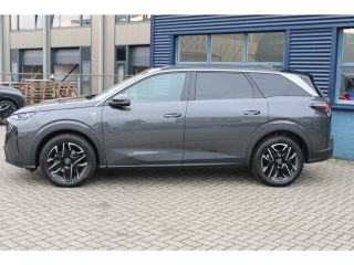 Peugeot 5008 1.2 Hybrid 145 GT | 2 stoelen op derde rij | Achterbank in delen neerklapbaar | Achterbank verste...