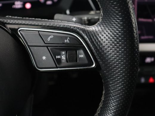 Audi A3 35 TFSI S edition | Carplay | Navigatie | Sportstoelen | Half leder | Full LED | Camera | Virtual... ActivLease financial lease