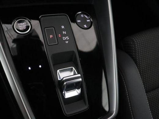 Audi A3 35 TFSI S edition | Carplay | Navigatie | Sportstoelen | Half leder | Full LED | Camera | Virtual... ActivLease financial lease