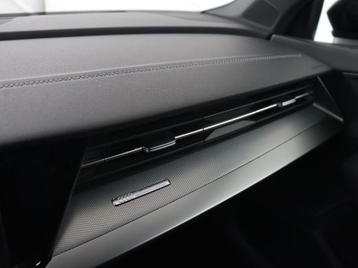 Audi A3 35 TFSI S edition | Carplay | Navigatie | Sportstoelen | Half leder | Full LED | Camera | Virtual... ActivLease financial lease