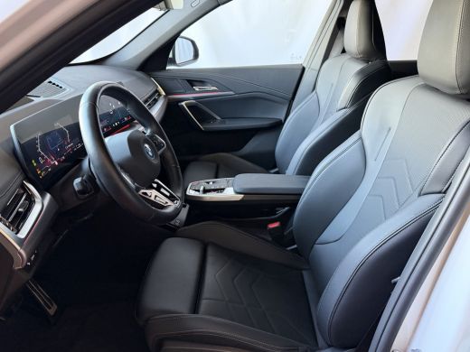 BMW X1 XDRIVE 25E M-SPORT LED PANO.SCHUIFDAK ELEK.KLEP NAVI STOELVERW M-SHADOW LINE ELEK.STOEL ZWARTE.HE... ActivLease financial lease