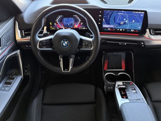 BMW X1 XDRIVE 25E M-SPORT LED PANO.SCHUIFDAK ELEK.KLEP NAVI STOELVERW M-SHADOW LINE ELEK.STOEL ZWARTE.HE... ActivLease financial lease