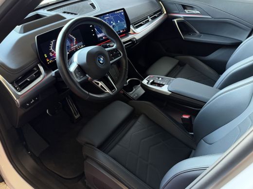 BMW X1 XDRIVE 25E M-SPORT LED PANO.SCHUIFDAK ELEK.KLEP NAVI STOELVERW M-SHADOW LINE ELEK.STOEL ZWARTE.HE... ActivLease financial lease