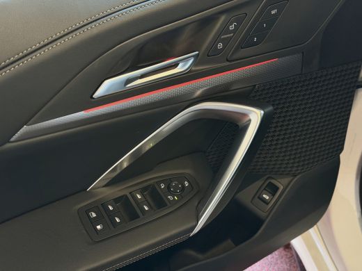 BMW X1 XDRIVE 25E M-SPORT LED PANO.SCHUIFDAK ELEK.KLEP NAVI STOELVERW M-SHADOW LINE ELEK.STOEL ZWARTE.HE... ActivLease financial lease