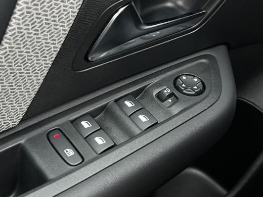 Citroën C4 1.2 Puretech Shine | Pano | Carplay | LED | Camera | HUD ActivLease financial lease