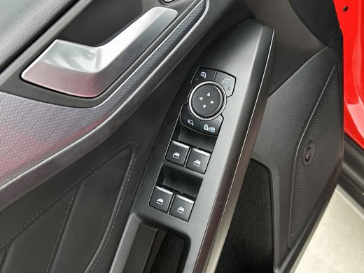 Ford Focus 1.5D 120PK Euro6 Active Business / Trekhaak / Navigatie / Airco / Pdc.V+A / Xenon / B&O Radio mul... ActivLease financial lease