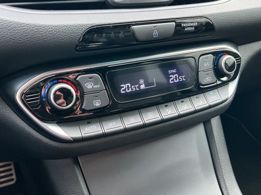 Hyundai i30 1.5 T-GDi 160pk MHEV N-Line | Premium audio | Camera | Trekhaak | Elektrische bestuurdersstoel me... ActivLease financial lease