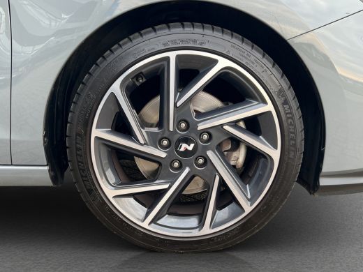 Hyundai i30 1.5 T-GDi 160pk MHEV N-Line | Premium audio | Camera | Trekhaak | Elektrische bestuurdersstoel me... ActivLease financial lease