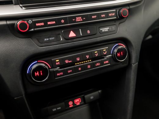 Kia Ceed Sportswagon 1.4 T-GDi DynamicLine 141Pk Automaat (APPLE CARPLAY, GROOT NAVI, CAMERA, TREKHAAK, SPORTSTOELEN, ... ActivLease financial lease