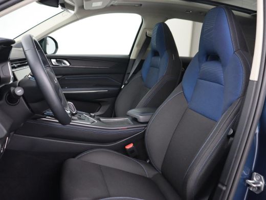 Lynk & Co 01 1.5 Plug In | Panoramadak | Infinity by Harman | Camera | Adaptive cruise | Stoelverwarming | Car... ActivLease financial lease