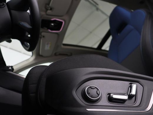 Lynk & Co 01 1.5 Plug In | Panoramadak | Infinity by Harman | Camera | Adaptive cruise | Stoelverwarming | Car... ActivLease financial lease