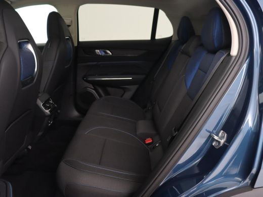 Lynk & Co 01 1.5 Plug In | Panoramadak | Infinity by Harman | Camera | Adaptive cruise | Stoelverwarming | Car... ActivLease financial lease