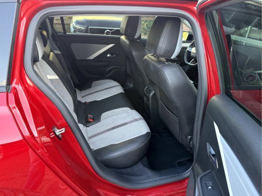 Opel Astra Sports Tourer 1.2 130pk Level 4 17''Lmv, Trekhaak, Camera, App Connect ActivLease financial lease