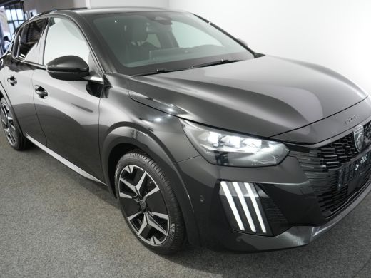 Peugeot 208 GT | Armsteunen op de voorportieren bekleed met kunstleder met groen sierstiksel (GT-Line) | Clim... ActivLease financial lease