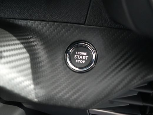 Peugeot 208 GT | Armsteunen op de voorportieren bekleed met kunstleder met groen sierstiksel (GT-Line) | Clim... ActivLease financial lease