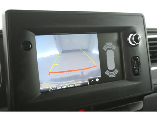 Renault Master T35 2.3 dCi 180PK L2H2 | Airco | Camera | Cruise | 3-Zits | Trekh. | Navi | Carplay | Parkeersens. ActivLease financial lease