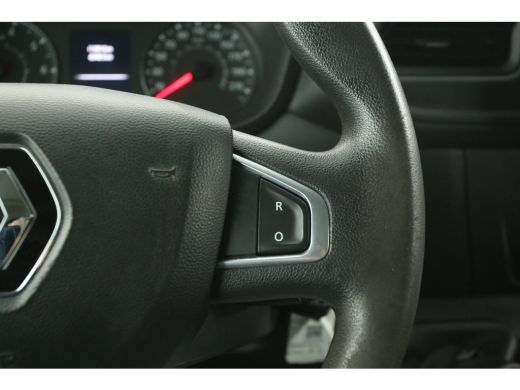 Renault Master T35 2.3 dCi 180PK L2H2 | Airco | Camera | Cruise | 3-Zits | Trekh. | Navi | Carplay | Parkeersens. ActivLease financial lease