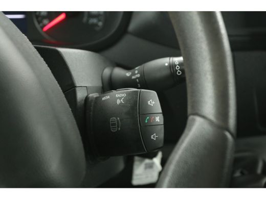 Renault Master T35 2.3 dCi 180PK L2H2 | Airco | Camera | Cruise | 3-Zits | Trekh. | Navi | Carplay | Parkeersens. ActivLease financial lease