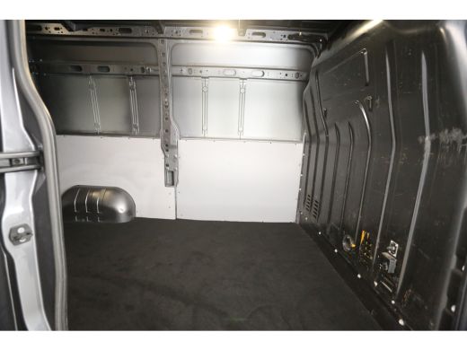 Renault Master T35 2.3 dCi 180PK L2H2 | Airco | Camera | Cruise | 3-Zits | Trekh. | Navi | Carplay | Parkeersens. ActivLease financial lease