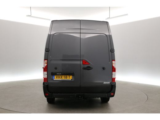 Renault Master T35 2.3 dCi 180PK L2H2 | Airco | Camera | Cruise | 3-Zits | Trekh. | Navi | Carplay | Parkeersens. ActivLease financial lease