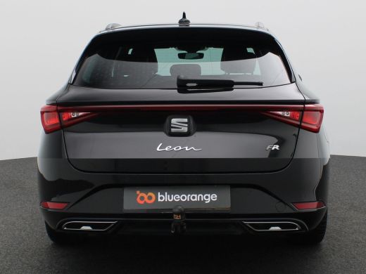 Seat Leon Sportstourer 1.5 TSI FR Business Intense 130PK Trekhaak, 17" LM Velgen, Cruise Controle, PDC Voor... ActivLease financial lease