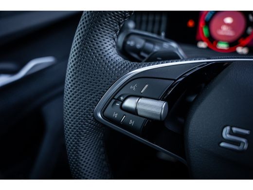 Skoda Superb Combi Sportline Business | Achteruitrijcamera | Climatronic, elektronische airconditioning met 3 ... ActivLease financial lease