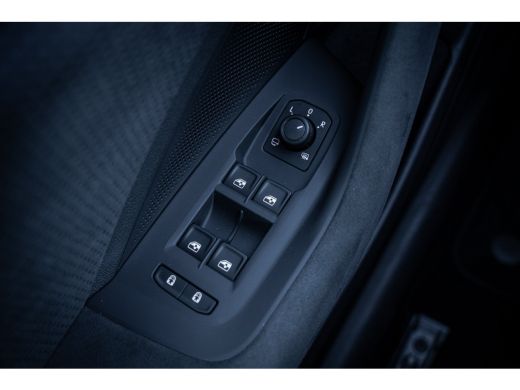 Skoda Superb Combi Sportline Business | Achteruitrijcamera | Climatronic, elektronische airconditioning met 3 ... ActivLease financial lease