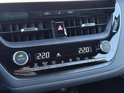 Toyota Corolla Touring Sports Hybrid 140 Dynamic **STOELVERWARMING/ KEYLESS/ PARKEERSENSOREN/ GARANTIE** ActivLease financial lease