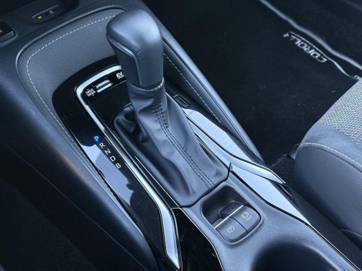 Toyota Corolla Touring Sports Hybrid 140 Dynamic **STOELVERWARMING/ KEYLESS/ PARKEERSENSOREN/ GARANTIE** ActivLease financial lease