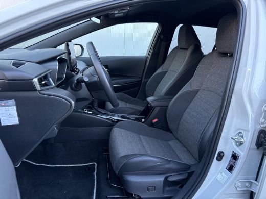 Toyota Corolla Touring Sports Hybrid 140 Dynamic **STOELVERWARMING/ KEYLESS/ PARKEERSENSOREN/ GARANTIE** ActivLease financial lease