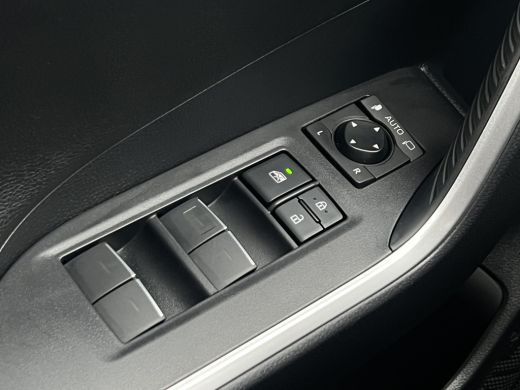 Toyota RAV4 2.5 Plug-in Hybrid AWD Bi-Tone | Navi | LED | Camera | CarPlay | ACC | HUD | 19 inch ActivLease financial lease