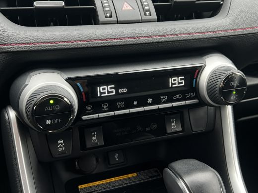 Toyota RAV4 2.5 Plug-in Hybrid AWD Bi-Tone | Navi | LED | Camera | CarPlay | ACC | HUD | 19 inch ActivLease financial lease