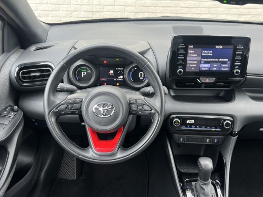 Toyota Yaris 1.5 Hybrid Dynamic | ACC | Dodehoek | LED | Carplay | Camera | PDC ActivLease financial lease
