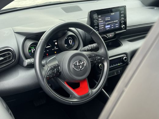 Toyota Yaris 1.5 Hybrid Dynamic | ACC | Dodehoek | LED | Carplay | Camera | PDC ActivLease financial lease