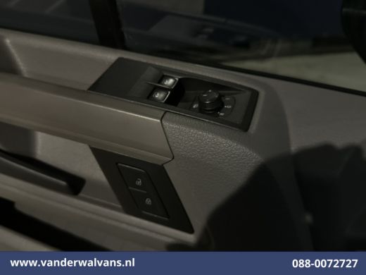 Volkswagen Crafter 2.0 TDI 141pk L3H3 L2H2 Euro6 Airco | Navigatie | Camera | LED | Apple Carplay | Adaptieve Cruise... ActivLease financial lease