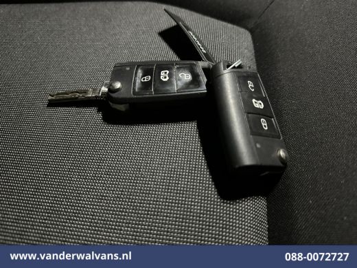 Volkswagen Crafter 2.0 TDI 141pk L3H3 L2H2 Euro6 Airco | Navigatie | Camera | LED | Apple Carplay | Adaptieve Cruise... ActivLease financial lease