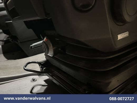 Volkswagen Crafter 2.0 TDI 141pk L3H3 L2H2 Euro6 Airco | Navigatie | Camera | LED | Apple Carplay | Adaptieve Cruise... ActivLease financial lease