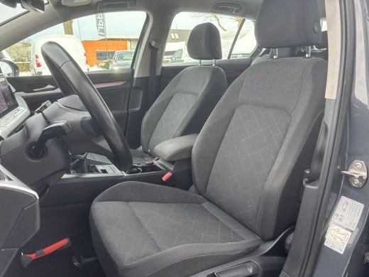 Volkswagen Golf 1.5 TSI Life | Stuur Verwarming | Sfeer Verlichting | Adaptive Cruise | Lane Assist ActivLease financial lease