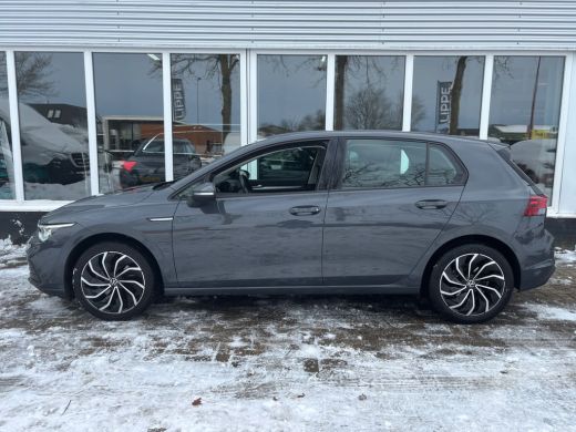 Volkswagen Golf 1.5 TSI Life | Stuur Verwarming | Sfeer Verlichting | Adaptive Cruise | Lane Assist ActivLease financial lease